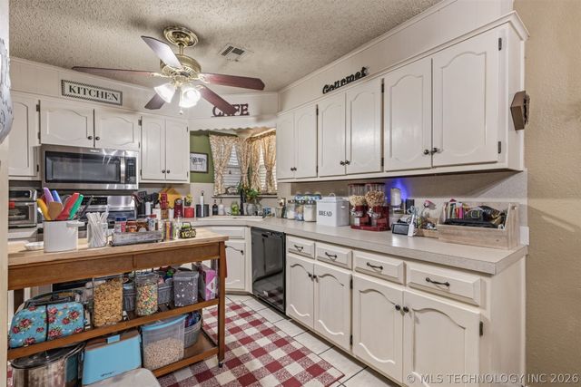 13981 S 283rd East Avenue, Coweta, OK 74429