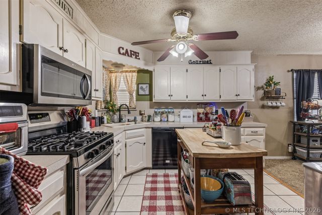 13981 S 283rd East Avenue, Coweta, OK 74429