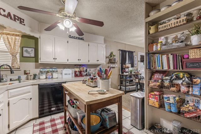 13981 S 283rd East Avenue, Coweta, OK 74429