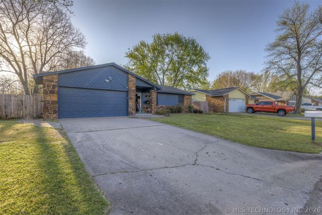 13981 S 283rd East Avenue, Coweta, OK 74429