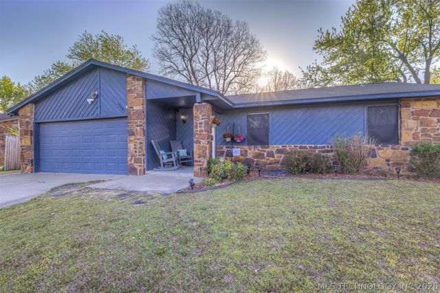 13981 S 283rd East Avenue, Coweta, OK 74429