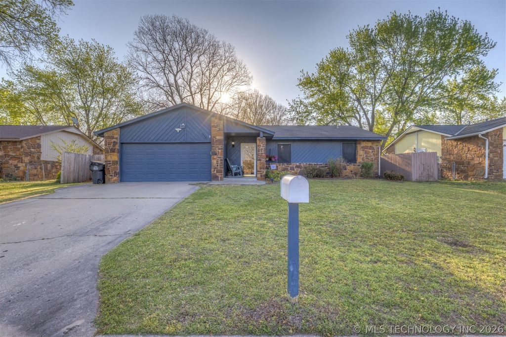 13981 S 283rd East Avenue, Coweta, OK 74429