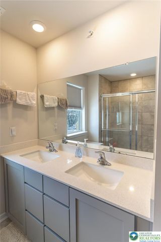 7536 Clayton Avenue, Coopersburg Boro, PA 18036