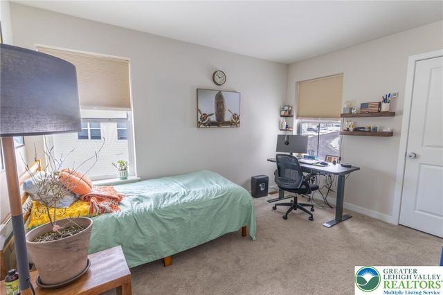 7536 Clayton Avenue, Coopersburg Boro, PA 18036