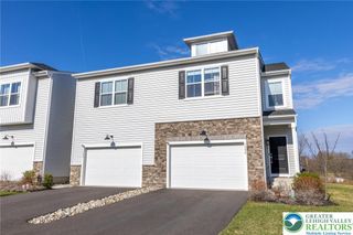 7536 Clayton Avenue, Coopersburg Boro, PA 18036