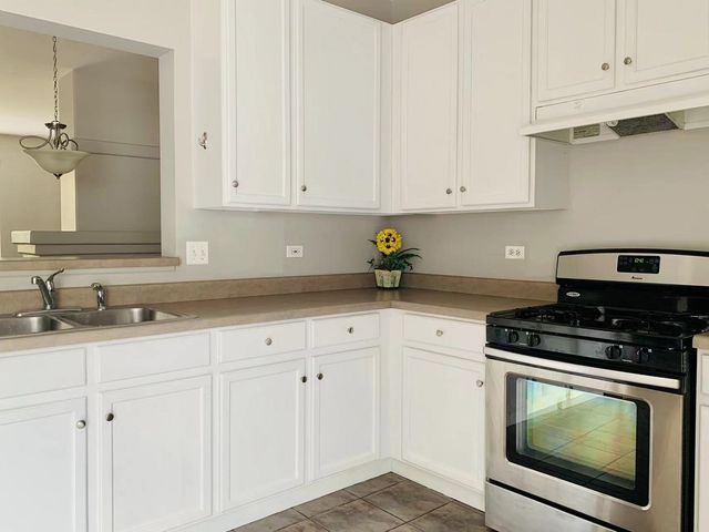 3467 Ravinia Circle, Aurora, IL 60504