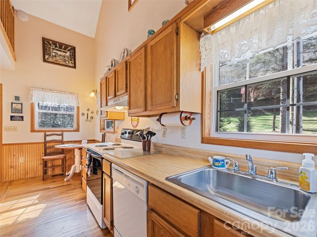 26 Stump Lane, Maggie Valley, NC 28751
