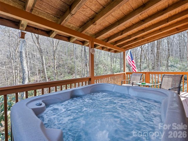 26 Stump Lane, Maggie Valley, NC 28751