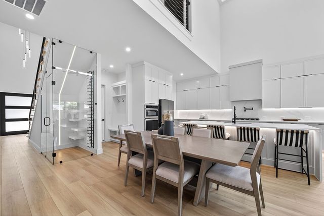 2519 W Lovers Lane, Dallas, TX 75235