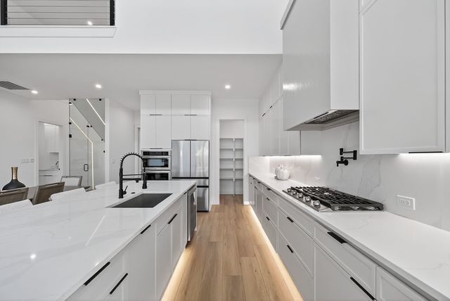 2519 W Lovers Lane, Dallas, TX 75235