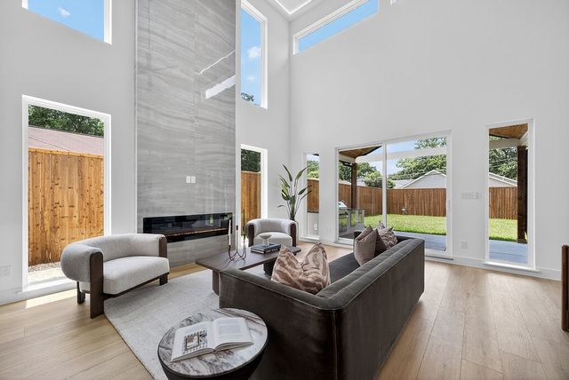 2519 W Lovers Lane, Dallas, TX 75235
