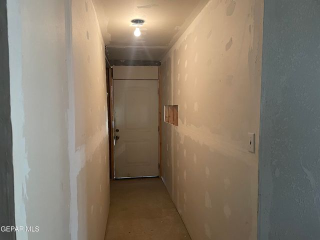 966 TRAYMORE Road, El Paso, TX 79928