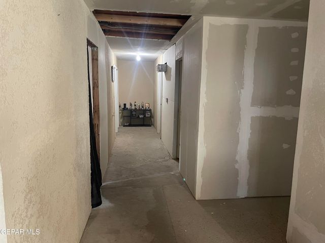 966 TRAYMORE Road, El Paso, TX 79928