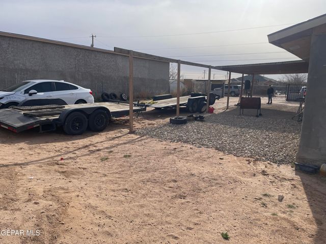 966 TRAYMORE Road, El Paso, TX 79928