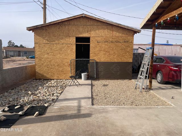 966 TRAYMORE Road, El Paso, TX 79928