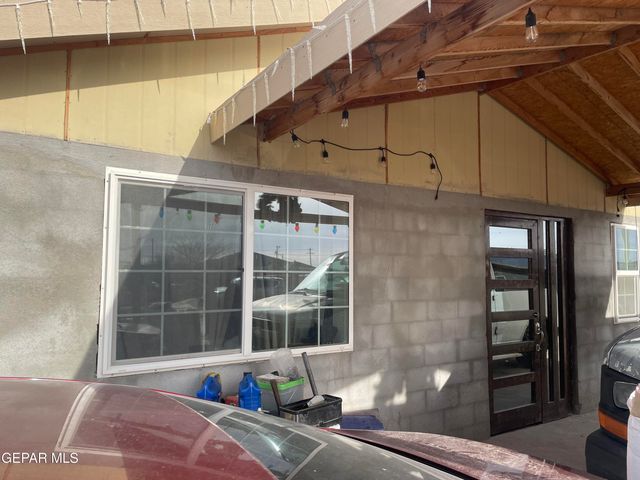 966 TRAYMORE Road, El Paso, TX 79928