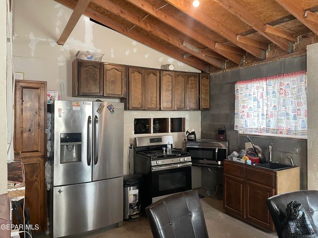 966 TRAYMORE Road, El Paso, TX 79928