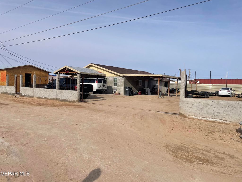 966 TRAYMORE Road, El Paso, TX 79928