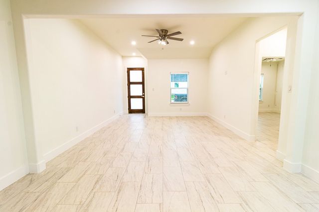 536 Highview Court, Godley, TX 76044