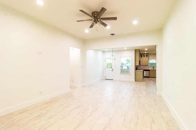 536 Highview Court, Godley, TX 76044