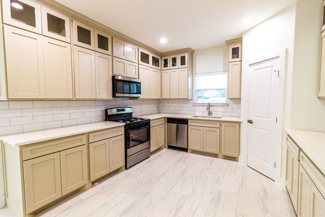 536 Highview Court, Godley, TX 76044