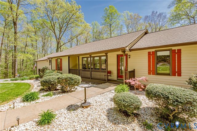 6701 Marl Springs Dr, New Kent, VA 23124