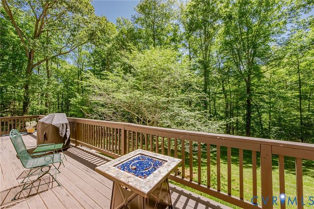 6701 Marl Springs Dr, New Kent, VA 23124