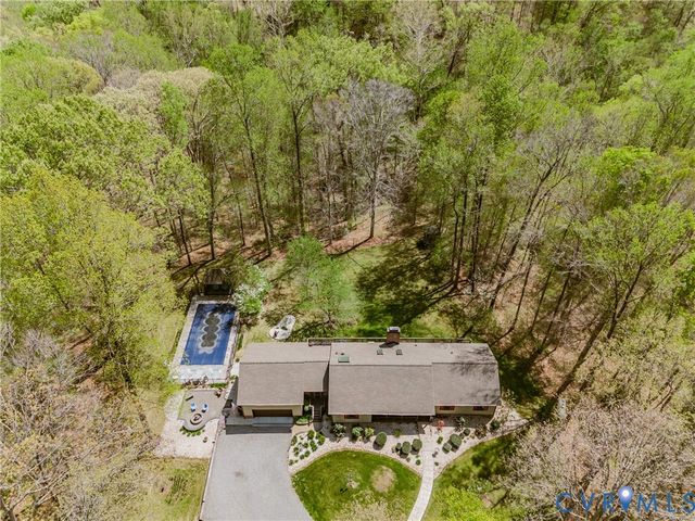 6701 Marl Springs Dr, New Kent, VA 23124
