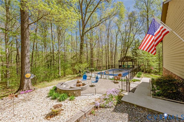 6701 Marl Springs Dr, New Kent, VA 23124