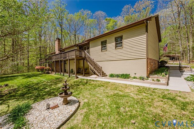 6701 Marl Springs Dr, New Kent, VA 23124