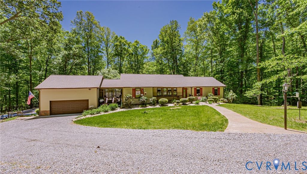 6701 Marl Springs Dr, New Kent, VA 23124