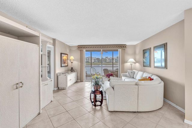 9539 Weldon Circle F107, Tamarac, FL 33321