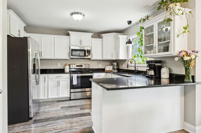 1305 Harmon Ln, Clarksville, TN 37042