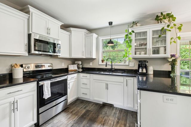 1305 Harmon Ln, Clarksville, TN 37042