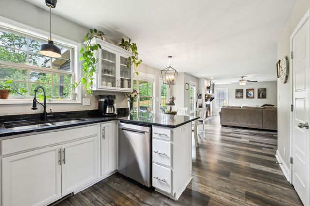 1305 Harmon Ln, Clarksville, TN 37042