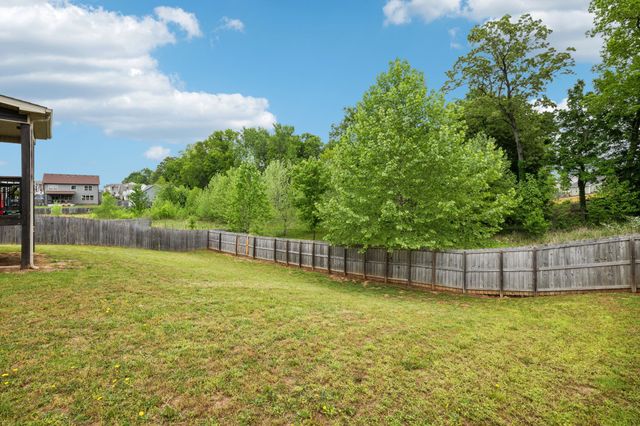1305 Harmon Ln, Clarksville, TN 37042
