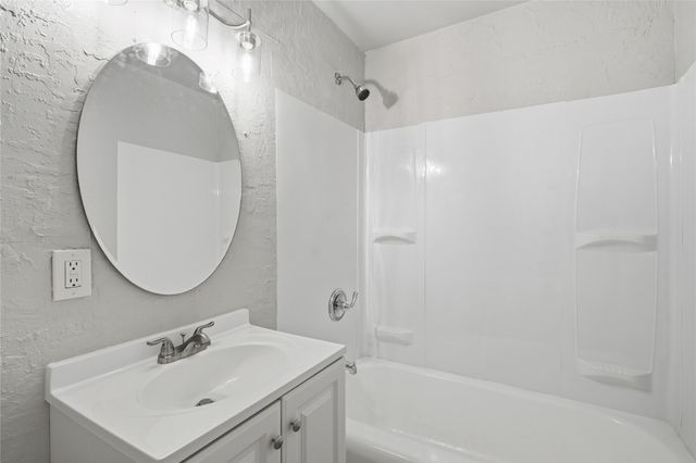1821 W Archer Street, Tulsa, OK 74127