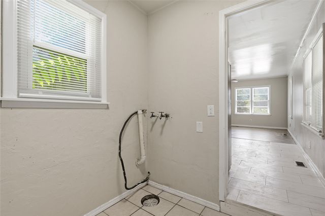 1821 W Archer Street, Tulsa, OK 74127