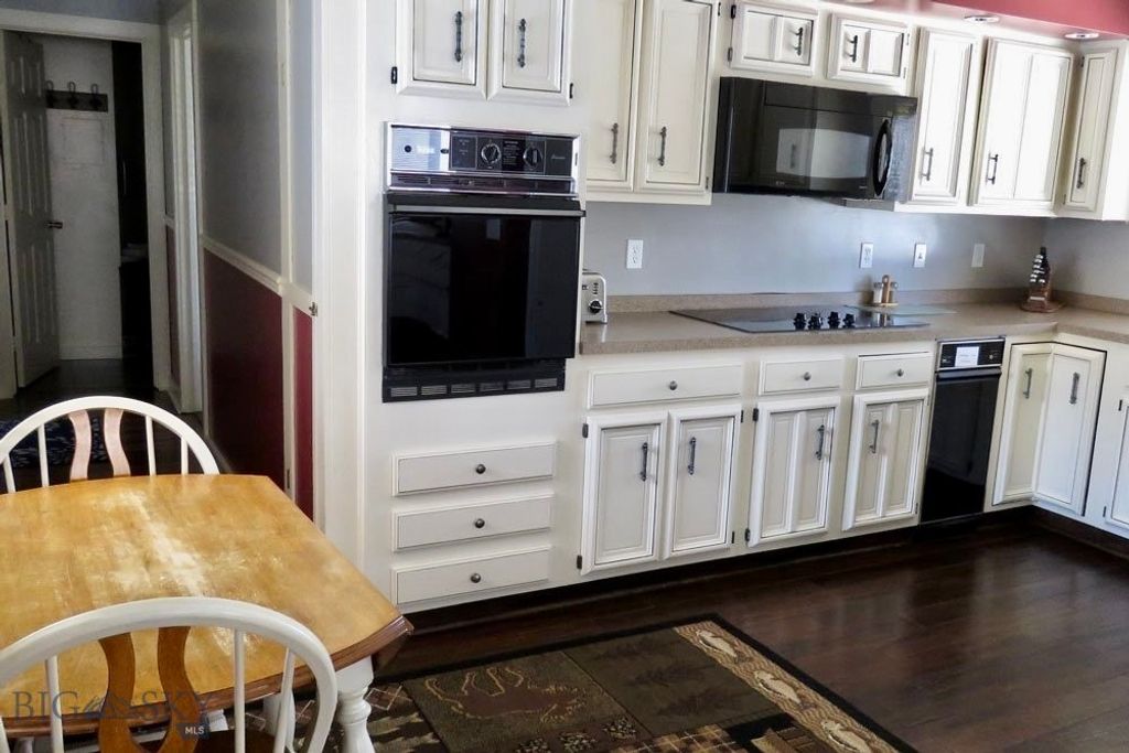 132 N Electric Street, West Yellowstone, MT 59758 photo 10