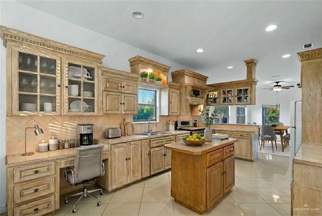 912 N Bentsen Road, Mcallen, TX 78501