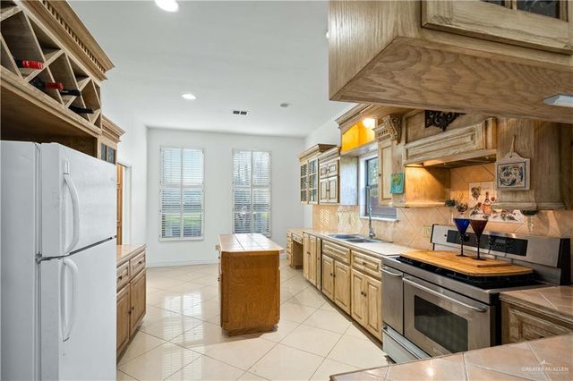 912 N Bentsen Road, Mcallen, TX 78501