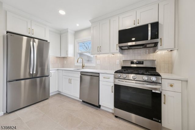 565 Willow Ave, Garwood Boro, NJ 07027