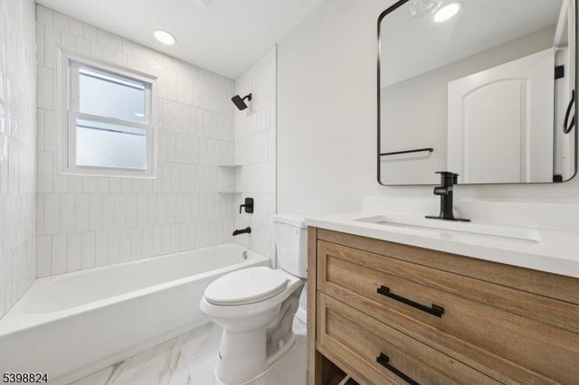 565 Willow Ave, Garwood Boro, NJ 07027