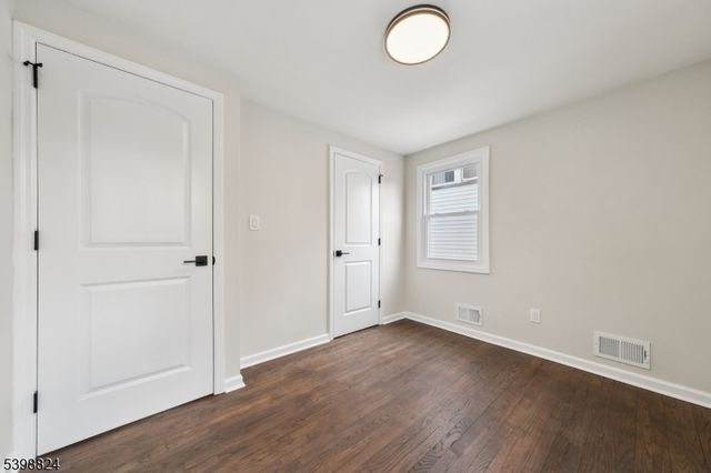 565 Willow Ave, Garwood Boro, NJ 07027