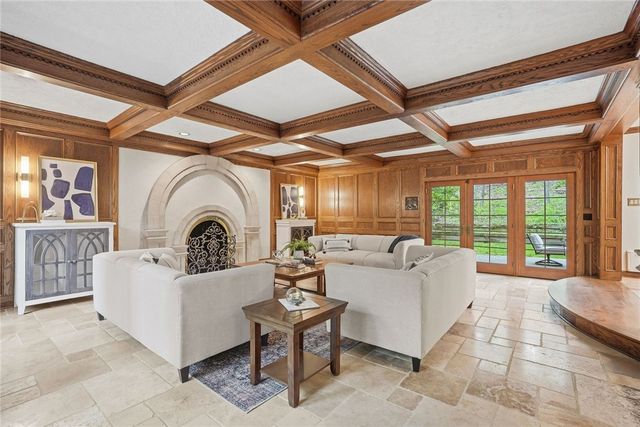 613 Lincoln Road, Bradford Woods, PA 15015