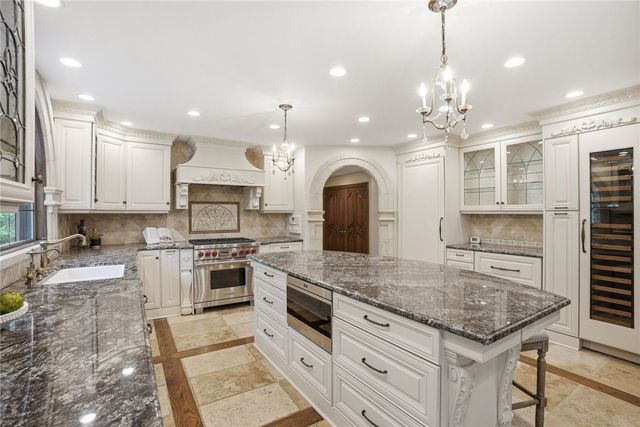 613 Lincoln Road, Bradford Woods, PA 15015