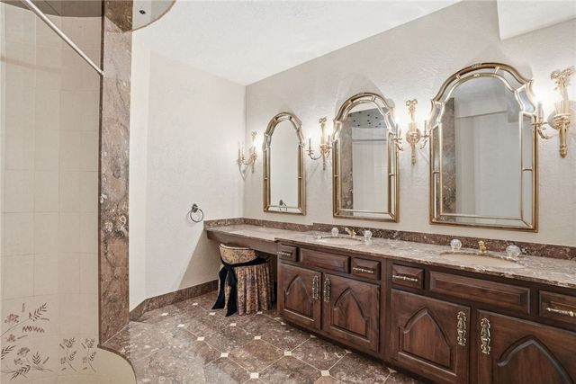 613 Lincoln Road, Bradford Woods, PA 15015