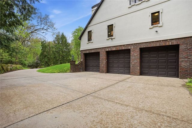 613 Lincoln Road, Bradford Woods, PA 15015