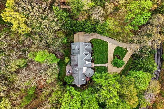 613 Lincoln Road, Bradford Woods, PA 15015
