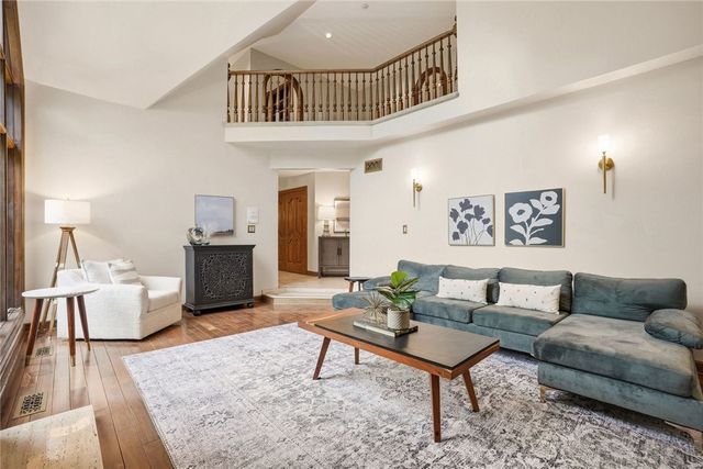613 Lincoln Road, Bradford Woods, PA 15015